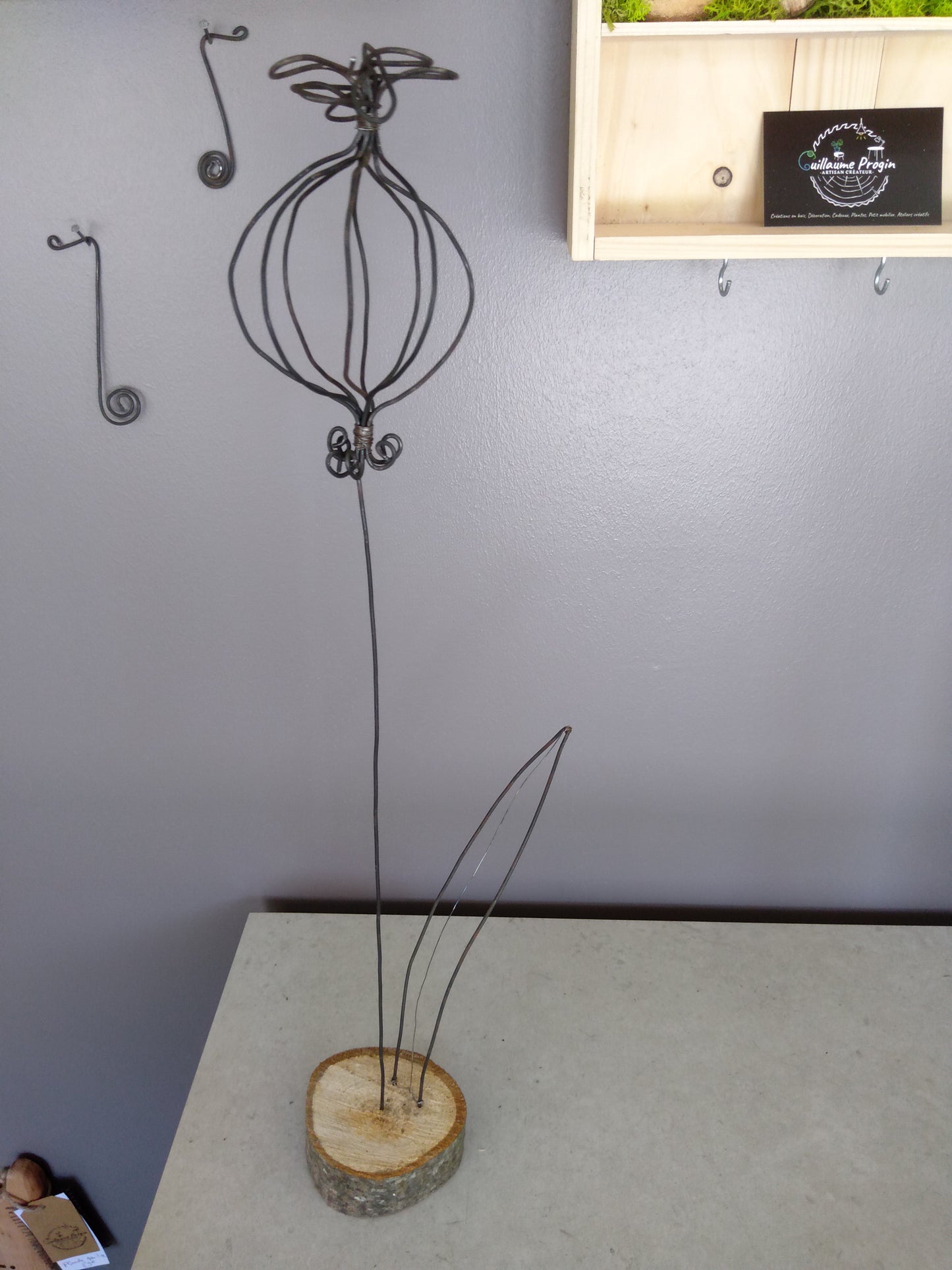 X Poppy flowers made of annealed wire