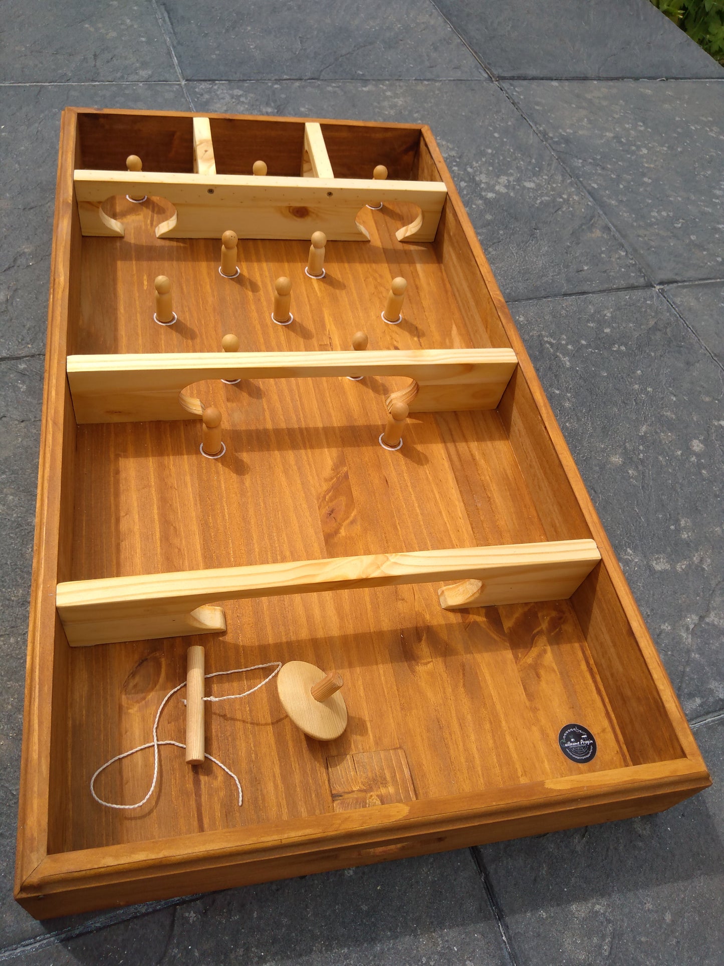 Jeu de quilles et toupie (disponible à la vente et location)