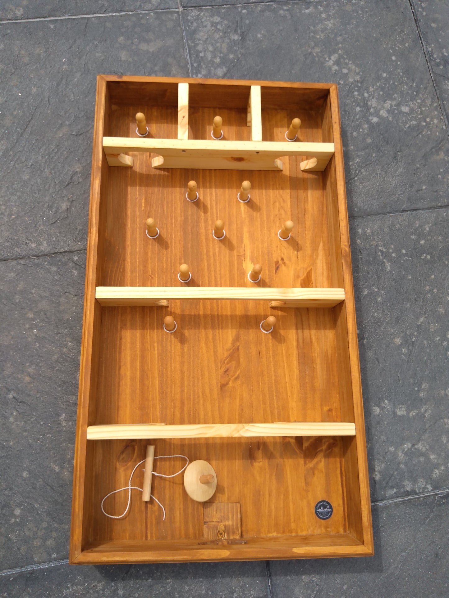 Jeu de quilles et toupie (disponible à la vente et location)