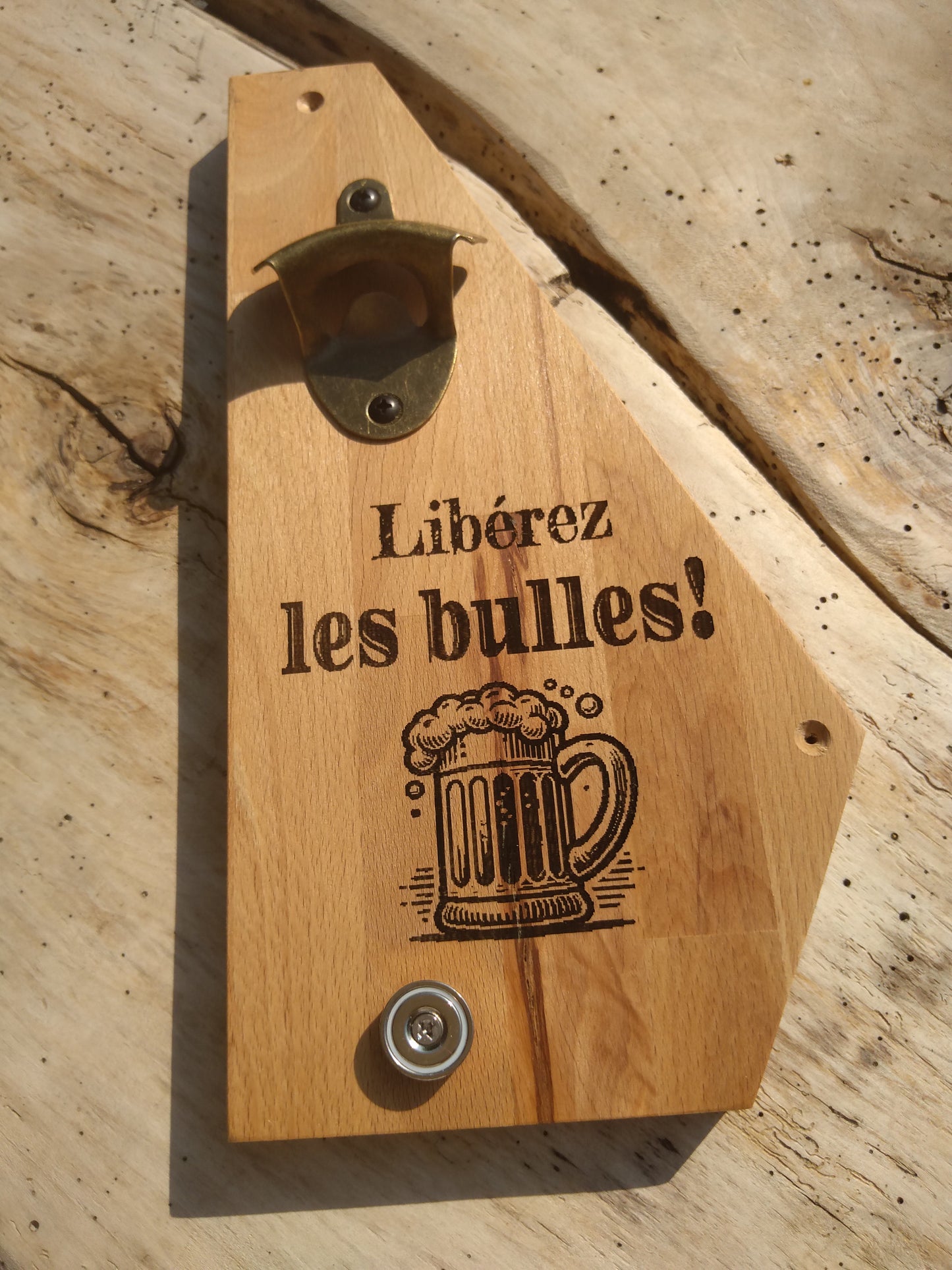 Décapsuleur murale "libérez les bulles"