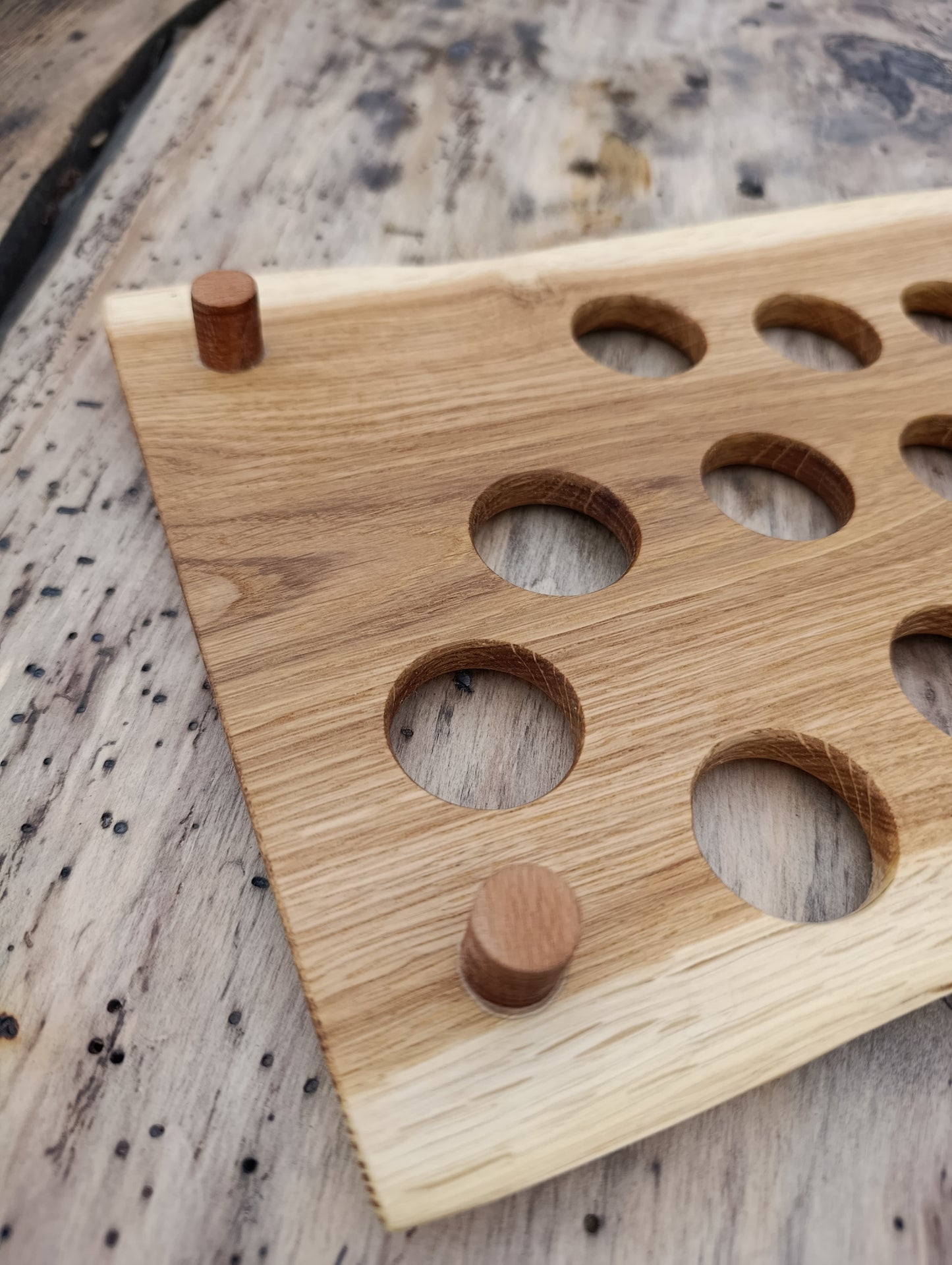 Rangement pour œufs en chêne massif – course ludique et pratique
