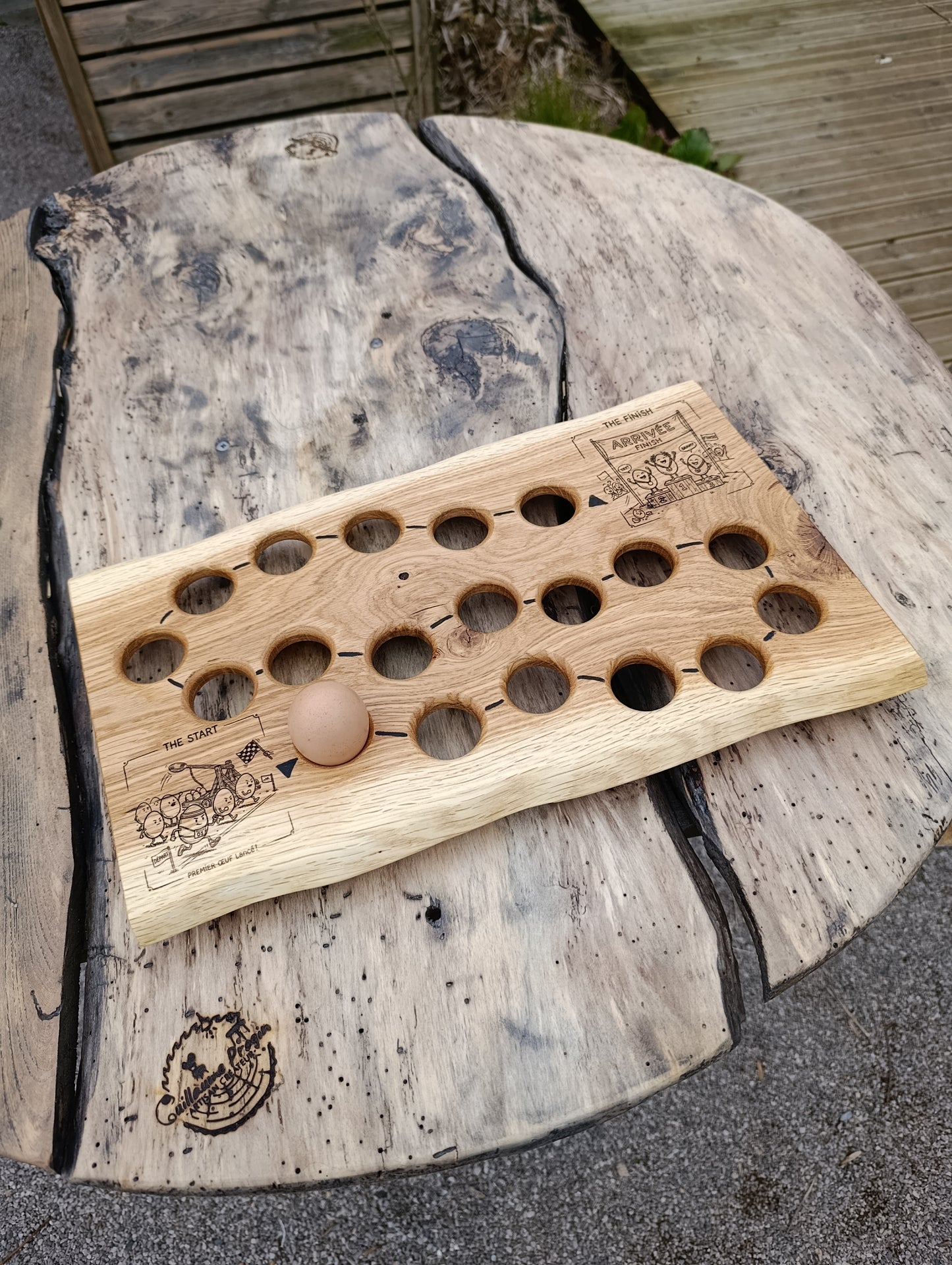 Rangement pour œufs en chêne massif – course ludique et pratique